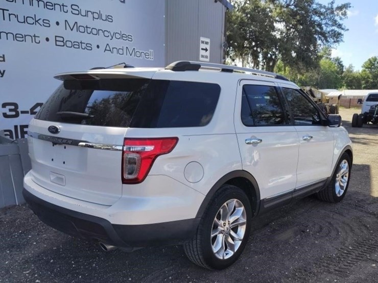 2012-ford-explorer-xlt-image-5