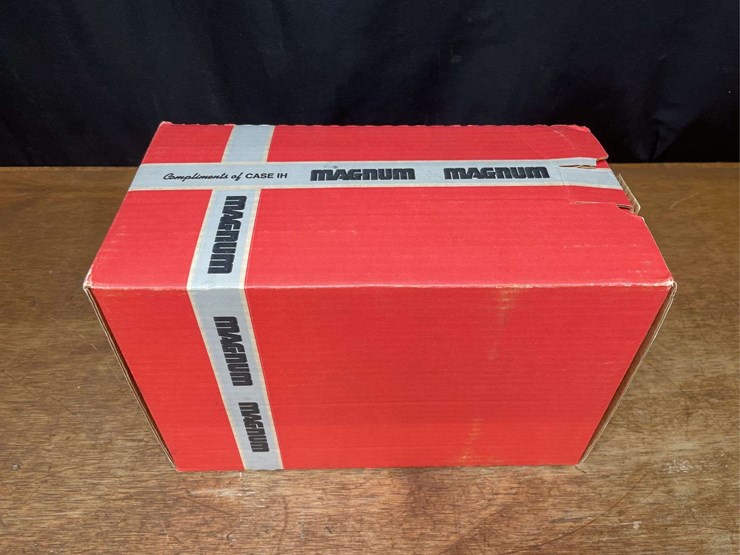 1/16-case-ih-magnum-7130-1987-denver-nib-ertl-image-15