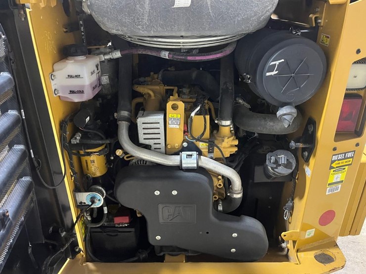 2023-caterpillar-259d3-image-18
