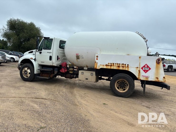 2013-international-durastar-4400-image-12