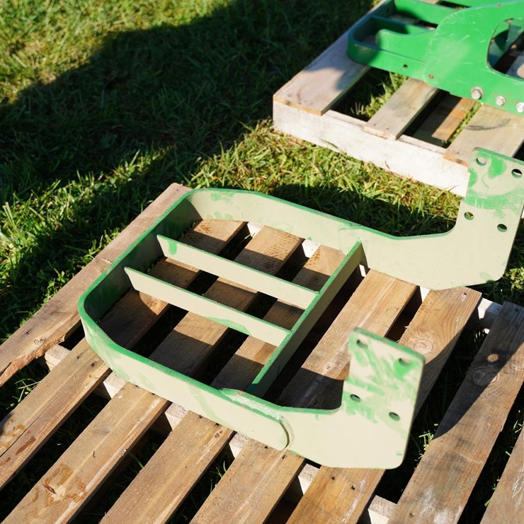 JOHN DEERE