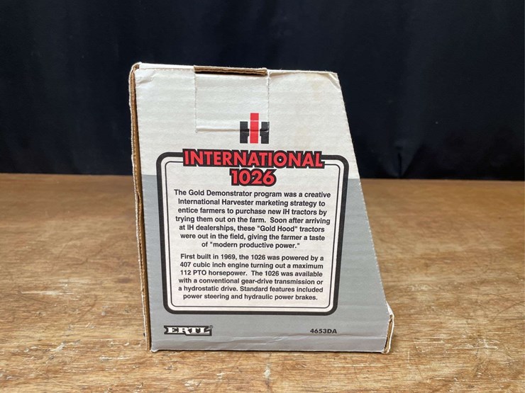 1/16-ih-1026-gold-demonstrator-collector-nib-ertl-image-7