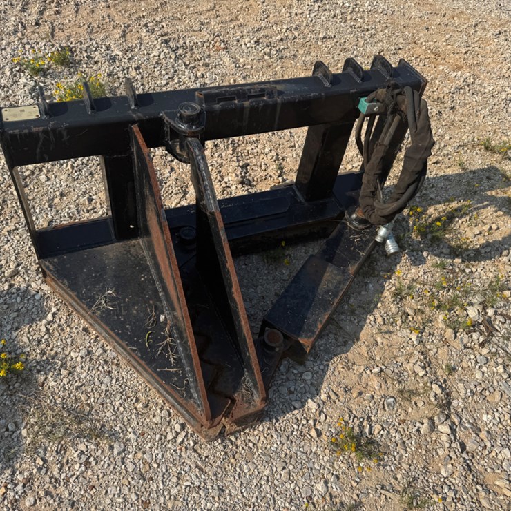 SKID STEER HYDRAULIC TREE PULLER