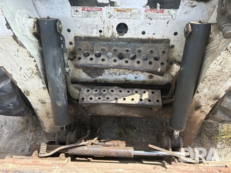 bobcat-s300-image-15