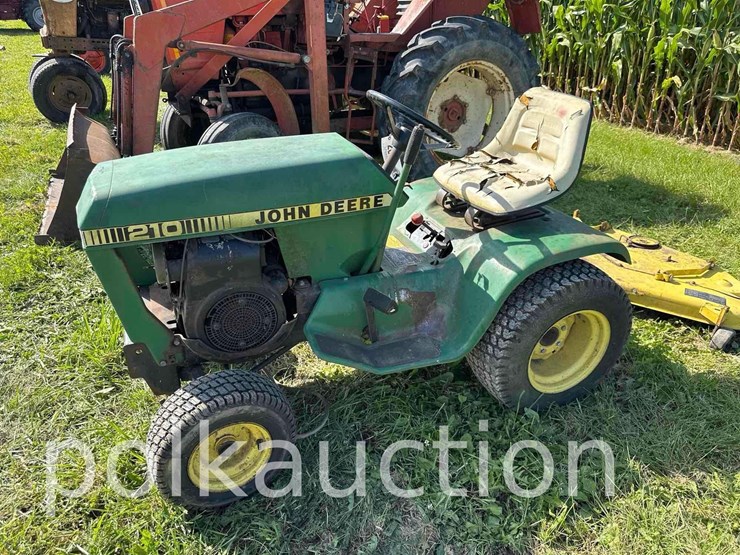john-deere-210-image-3
