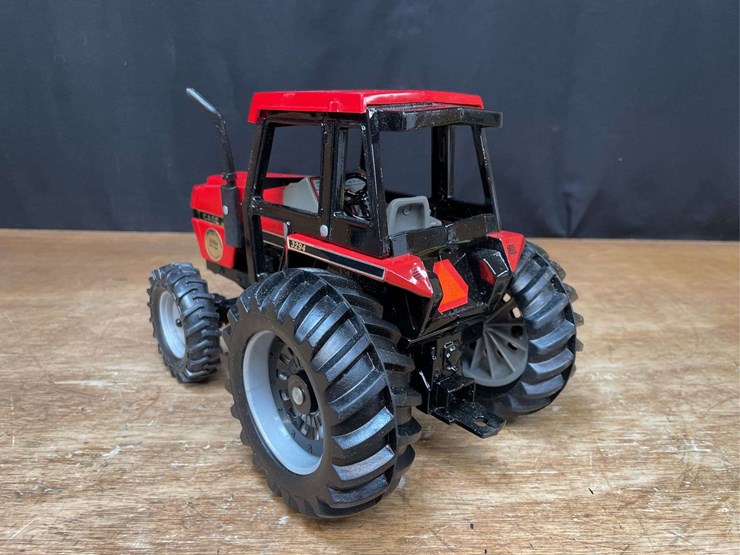 1/16-case-ih-3294-1985-collector-nib-ertl-image-6