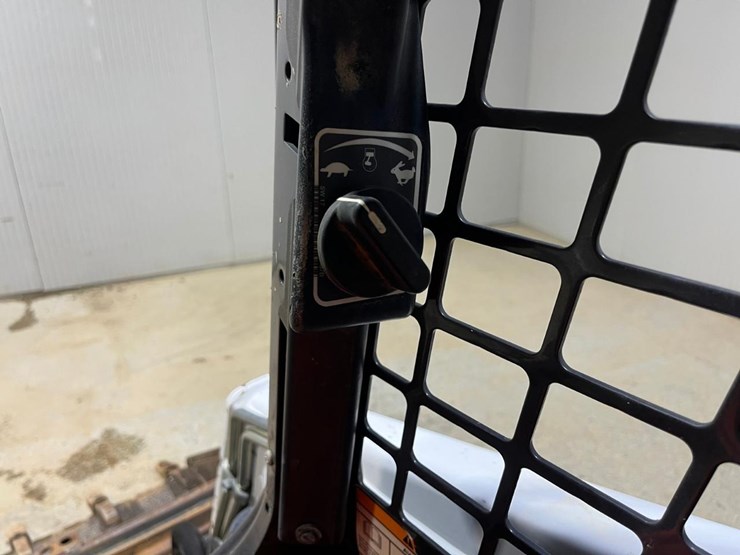 2019-bobcat-t450-image-25