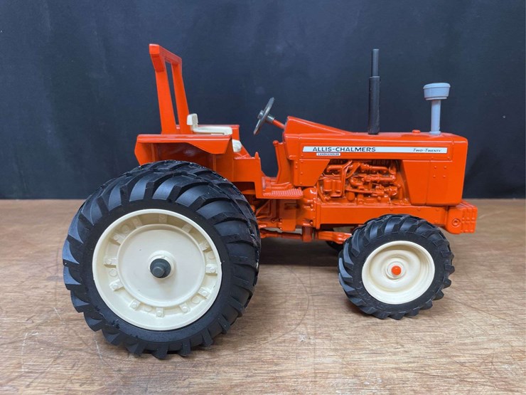 1/16-ac-220-1995-nfts-nib-ertl-image-9