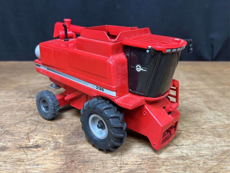 1/32-case-ih-2188-combine-nib-ertl-image-12