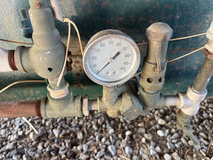 international-lb-engine-with-air-compressor-image-51
