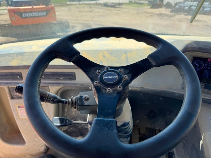 2014-doosan-da30-image-45