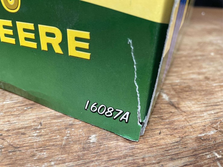 1/16-john-deere-4520-2001-nfts-nib-ertl-image-11