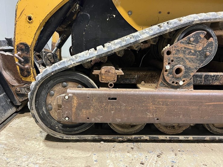 caterpillar-267b-image-13