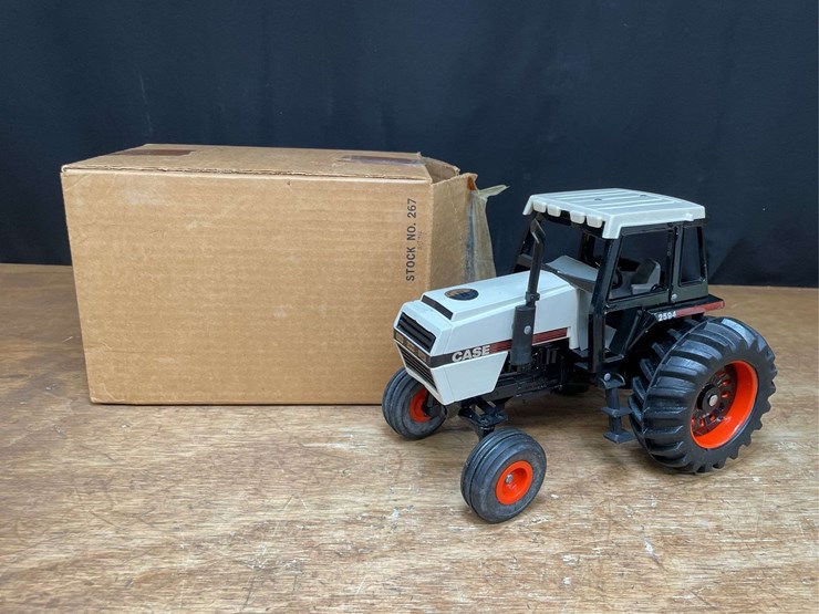 1/16-case-2594-collector-nib-ertl-image-1