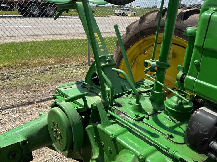 john-deere-b-image-12