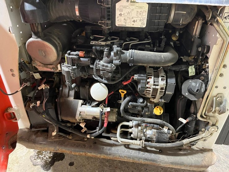 2021-bobcat-t595-image-16
