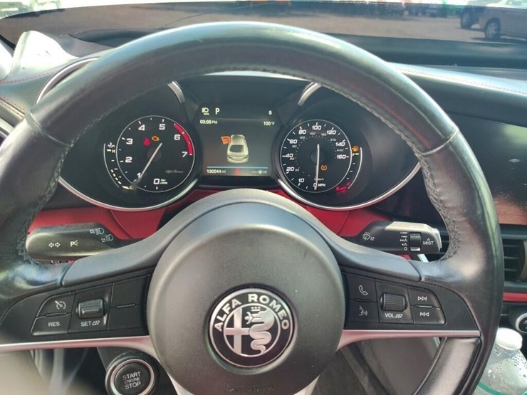 2018-alfa-rome-giulia-runs/moves-ti-image-6