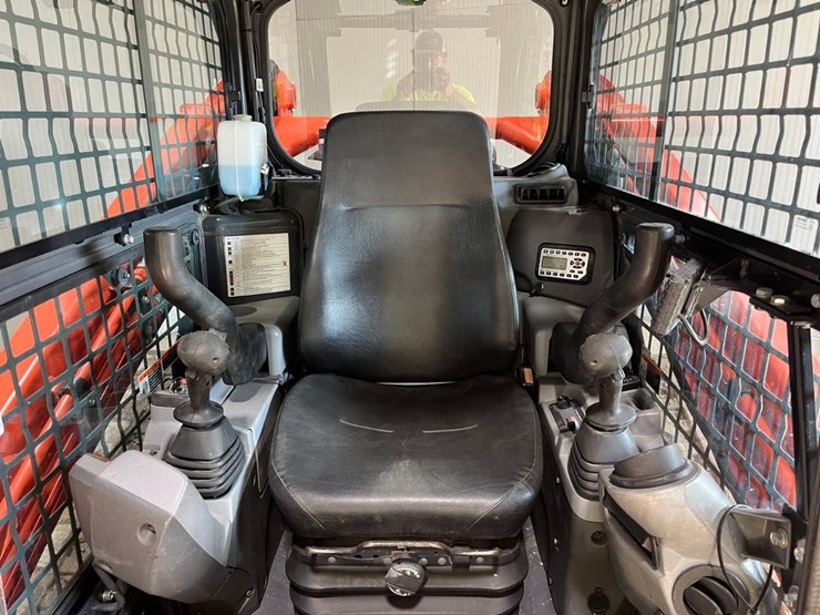 2022-kubota-svl97-2-image-22