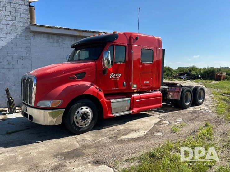2007-peterbilt-387-image-3