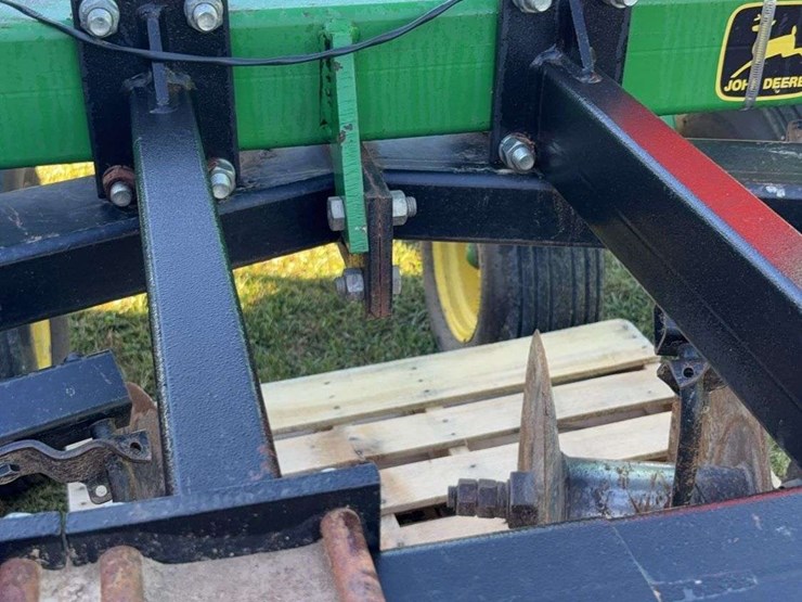 john-deere-630-image-21