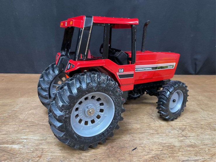 1/16-ih-5288-1984-special-edition-nib-ertl-image-8