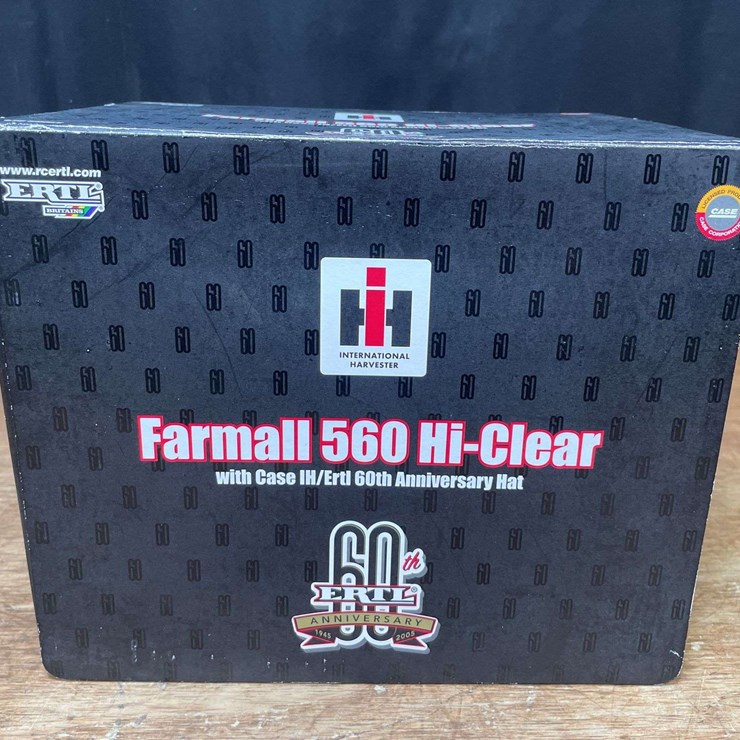 1/16 Farmall 560 Hi-Clear 60th Anniversary NIB Ertl