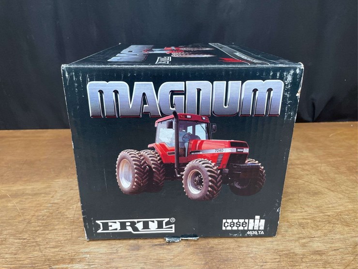1/16-case-ih-magnum-7240-intro-nib-ertl-image-17