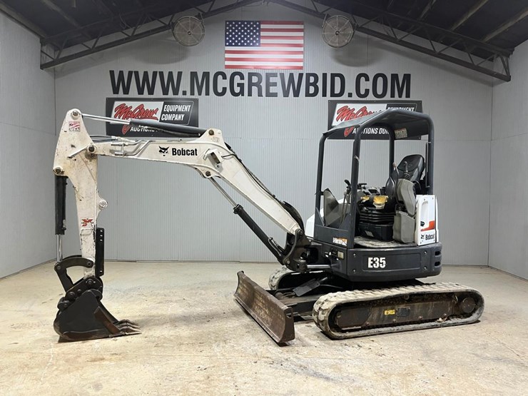 2017-bobcat-e35-image-1