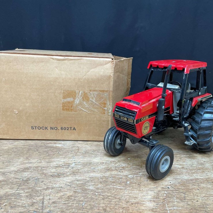 1/16 Case-IH 2594 1985 Collector NIB Ertl