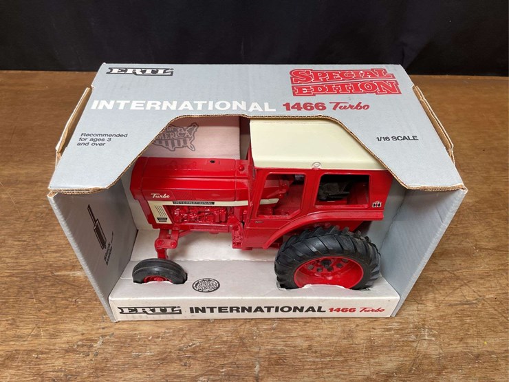 1/16-1466-special-edition-nib-ertl-image-4
