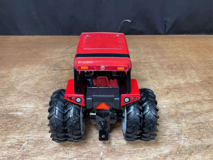 1/16-ih-5288-1981-kansas-city-nib-ertl-image-7