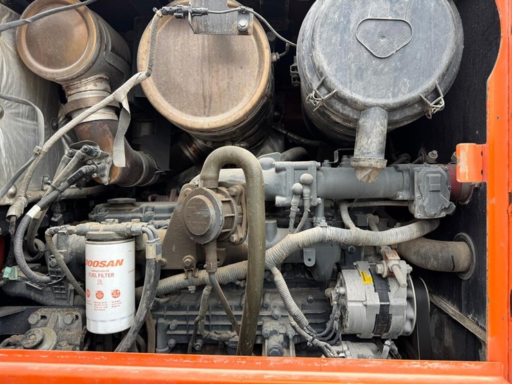 2016-doosan-dl250-image-15