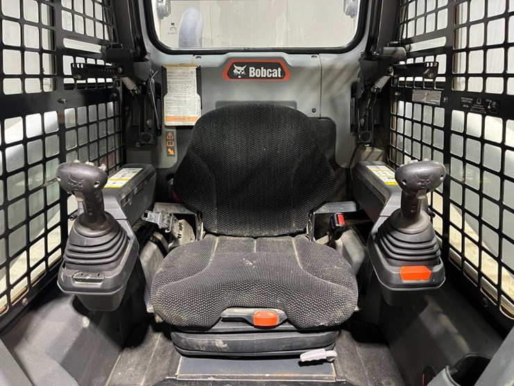 2022-bobcat-t76-image-21