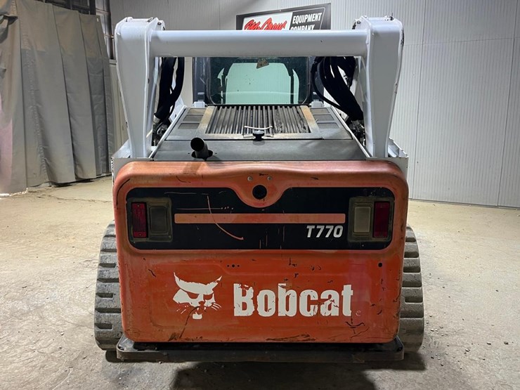 2015-bobcat-t770-image-4