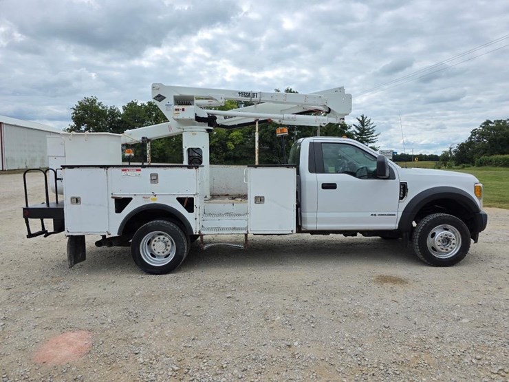 2017-ford-f550-image-11