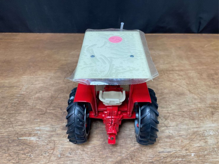 1/16-ih-756-1996-farm-show-nib-ertl-image-7