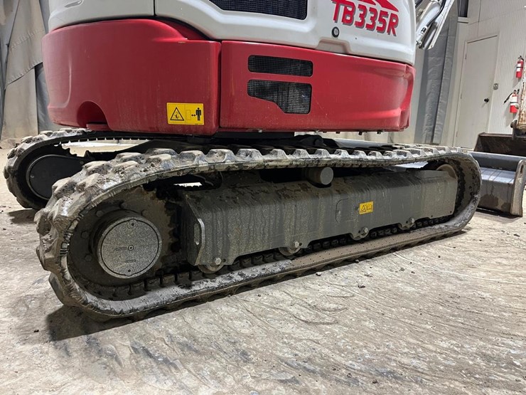 2023-takeuchi-tb335r-image-23