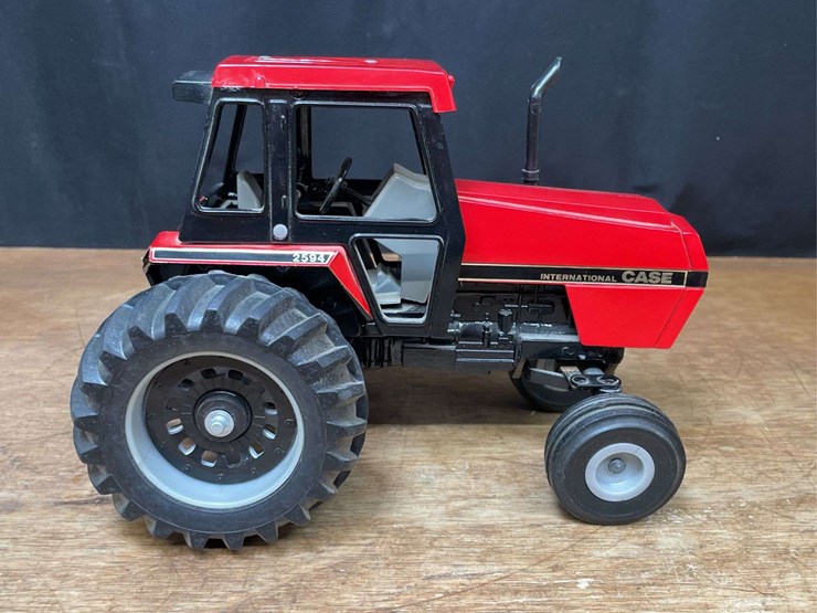 1/16-case-ih-2594-las-vegas-nib-ertl-image-9
