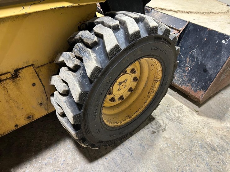 new-holland-lx665-image-16