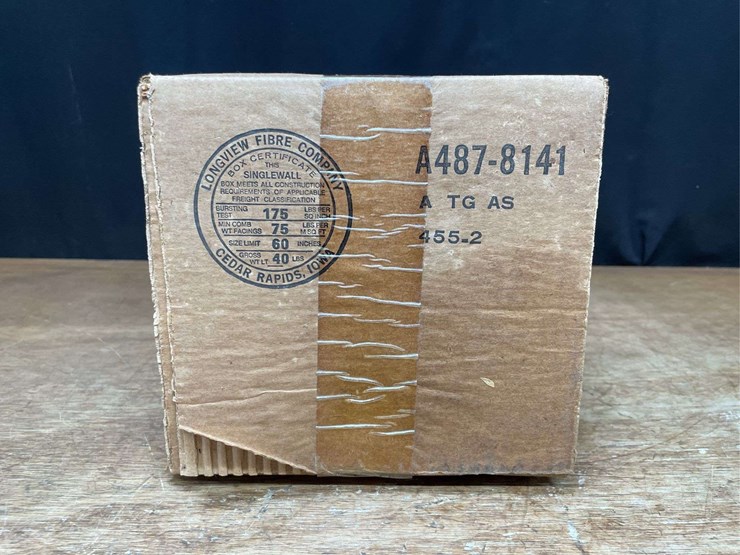 1/16-ih-5288-1981-kansas-city-nib-ertl-image-18