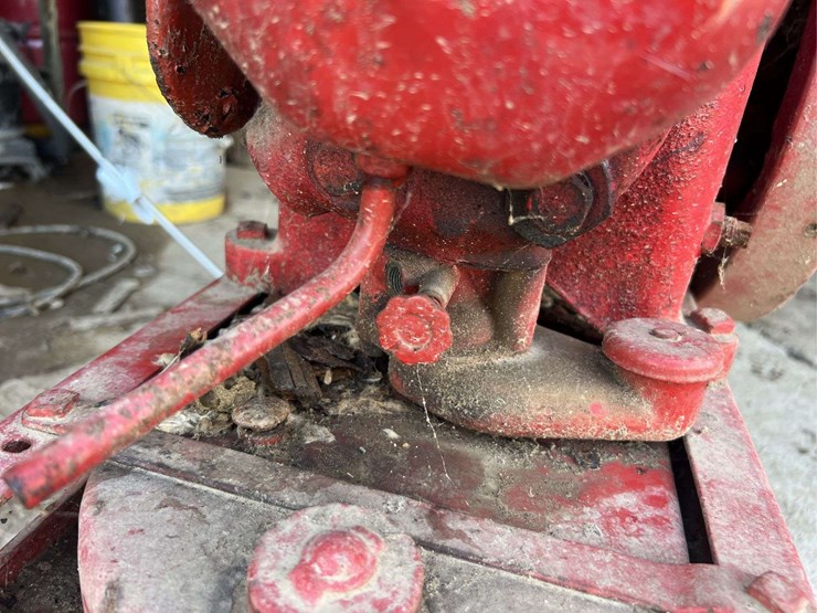 international-harvester-lb-engine-image-18