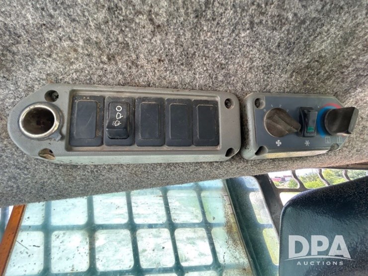 bobcat-s300-image-39