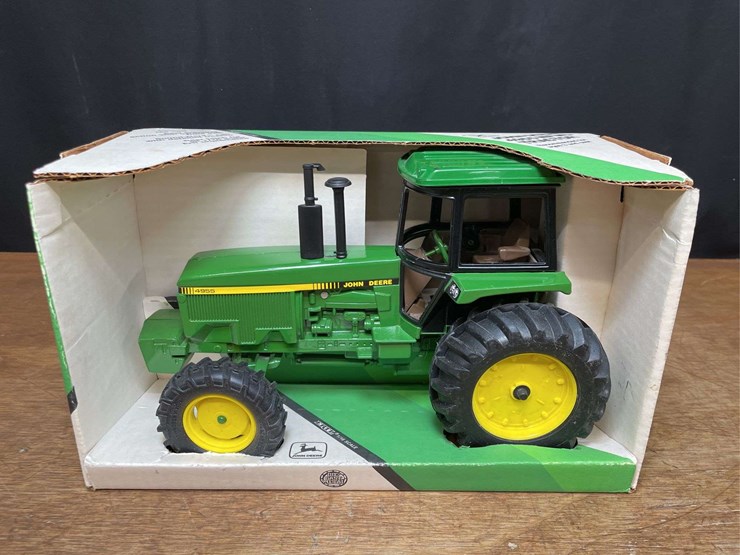 1/16-john-deere-4955-nib-ertl-image-1