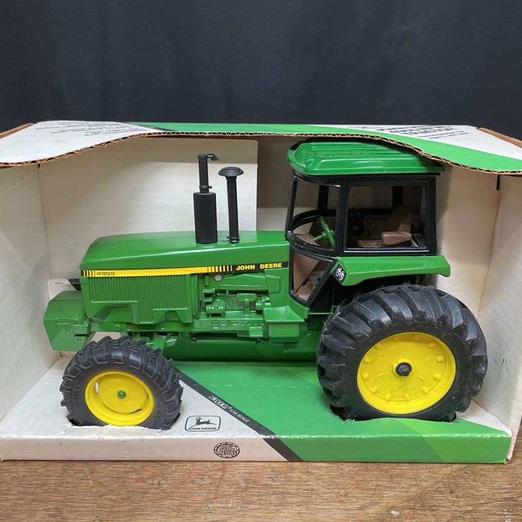 1/16 John Deere 4955 NIB Ertl