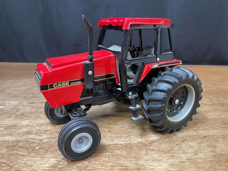 1/16-case-ih-2594-las-vegas-nib-ertl-image-2