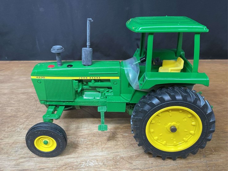 1/16-john-deere-4230-1998-nfts-nib-ertl-image-5