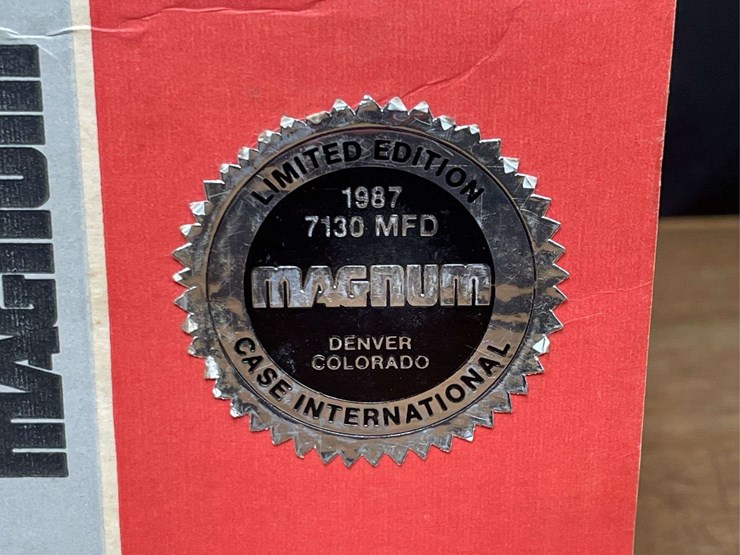 1/16-case-ih-magnum-7130-1987-denver-nib-ertl-image-19