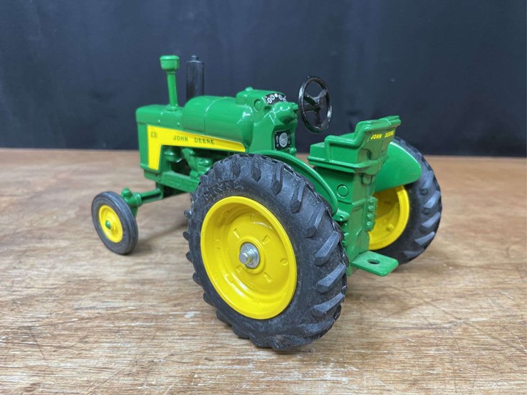 1/16-john-deere-630-lp-1988-nfts-nib-ertl-image-6