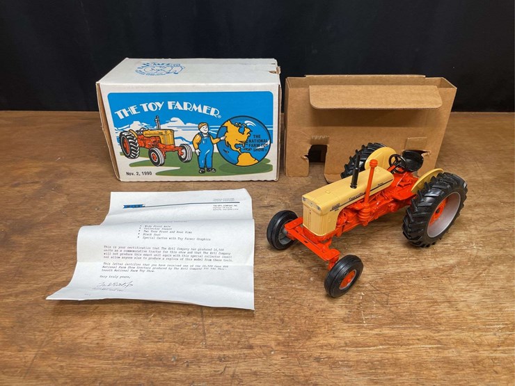 1/16-case-800-1990-nfts-nib-ertl-image-1