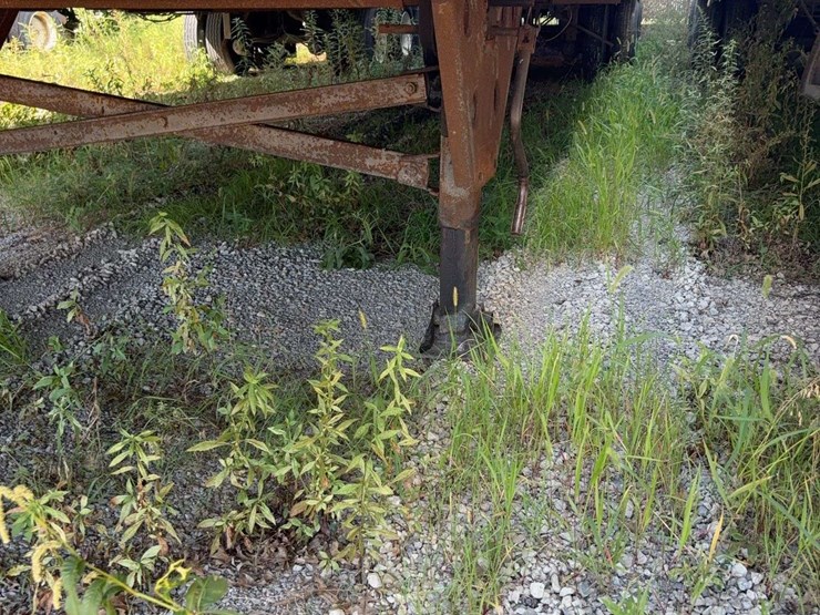 2005-utility-53'-image-5